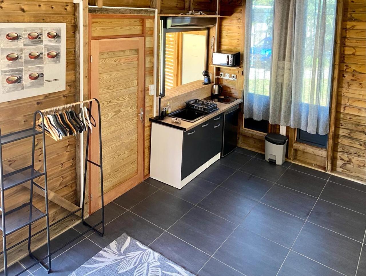 Charmant Bungalow Tout Confort Climatise - Terrasse Et Acces Plage ! Deshaies Extérieur photo