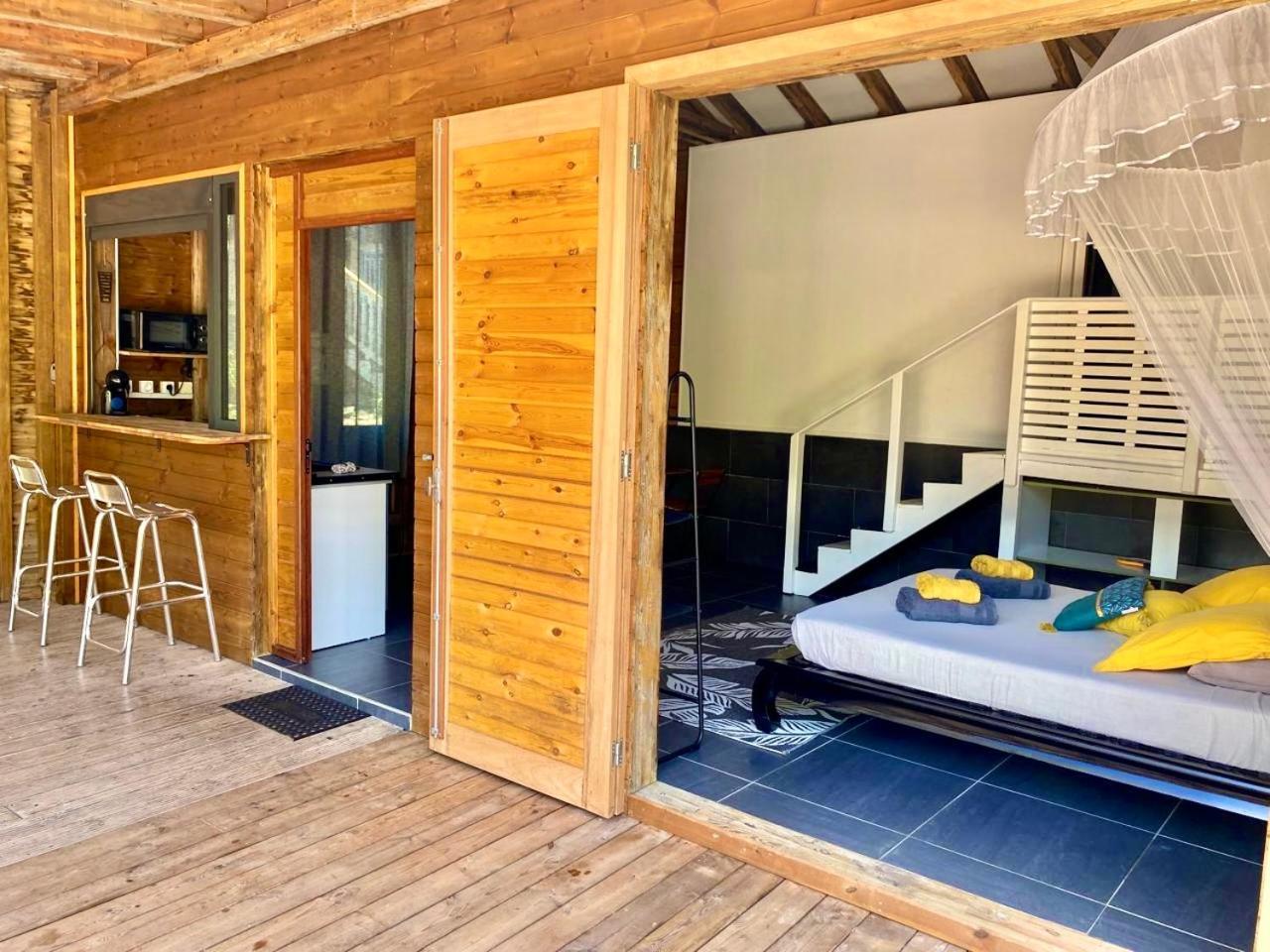 Charmant Bungalow Tout Confort Climatise - Terrasse Et Acces Plage ! Deshaies Extérieur photo